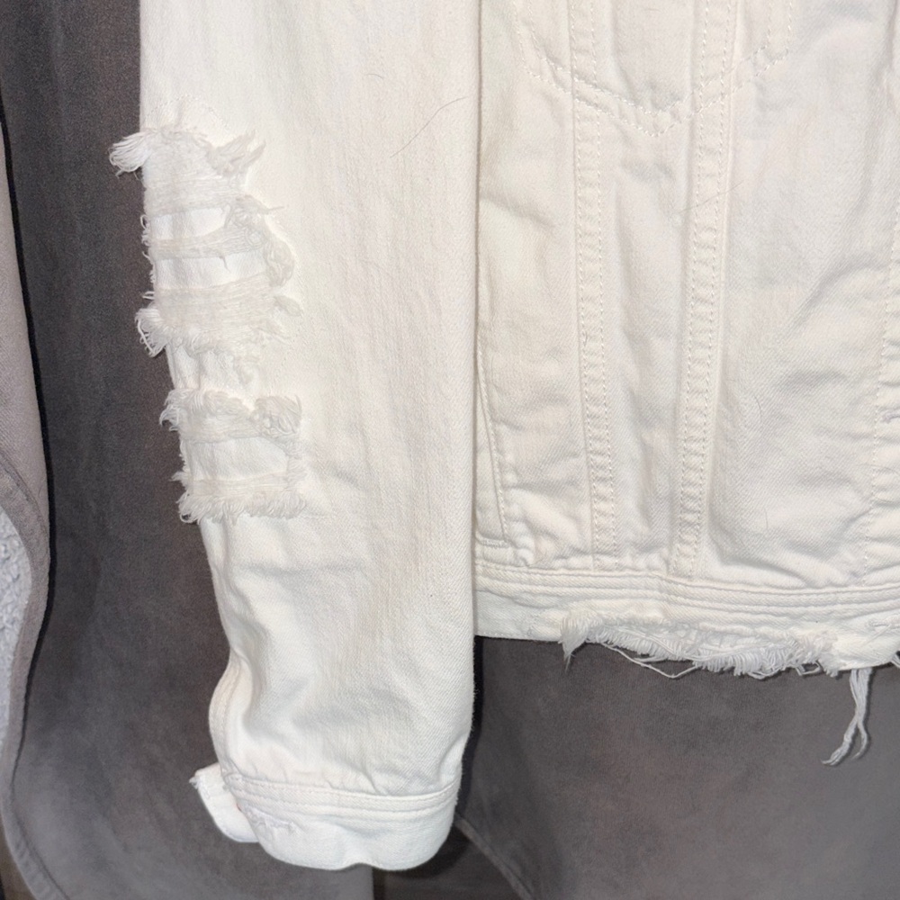 American Eagle Outfitters White Jean Jacket - Picture 4 of 8